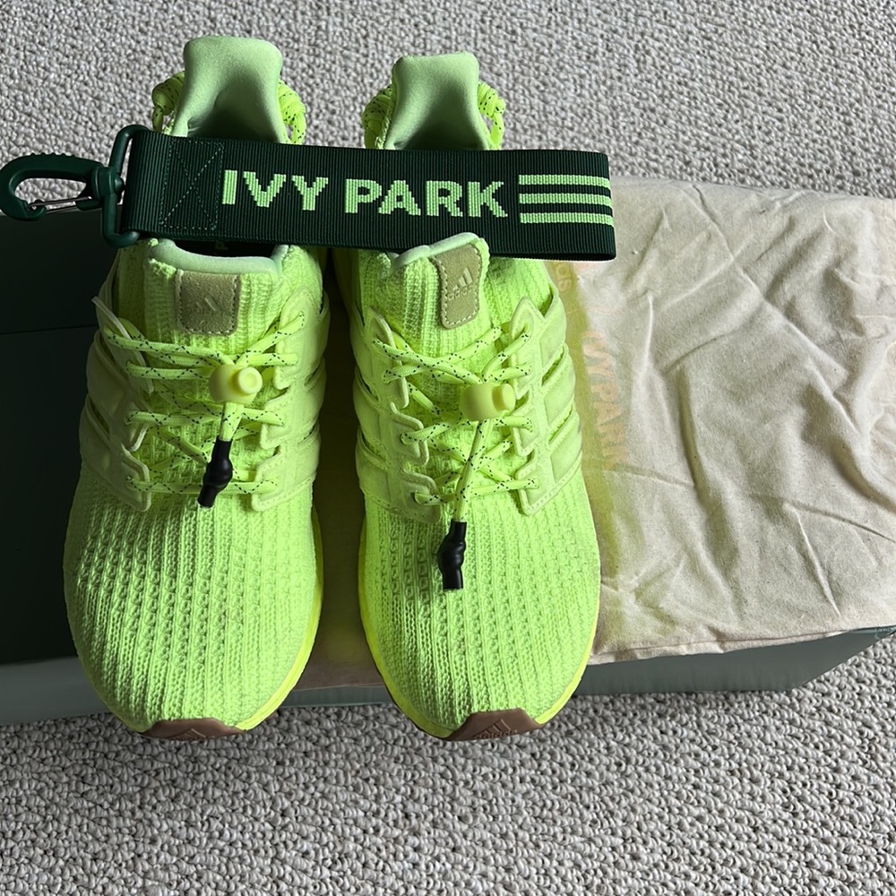 Adidas Ivy Park Ultra Boost OG size 9 in box